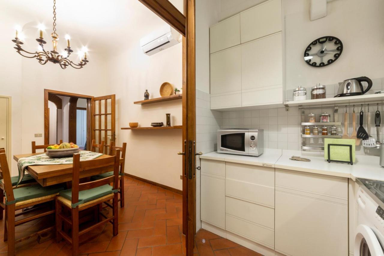 110 Sqm Apartment 6 Sleeps In Santa Croce フィレンツェ エクステリア 写真