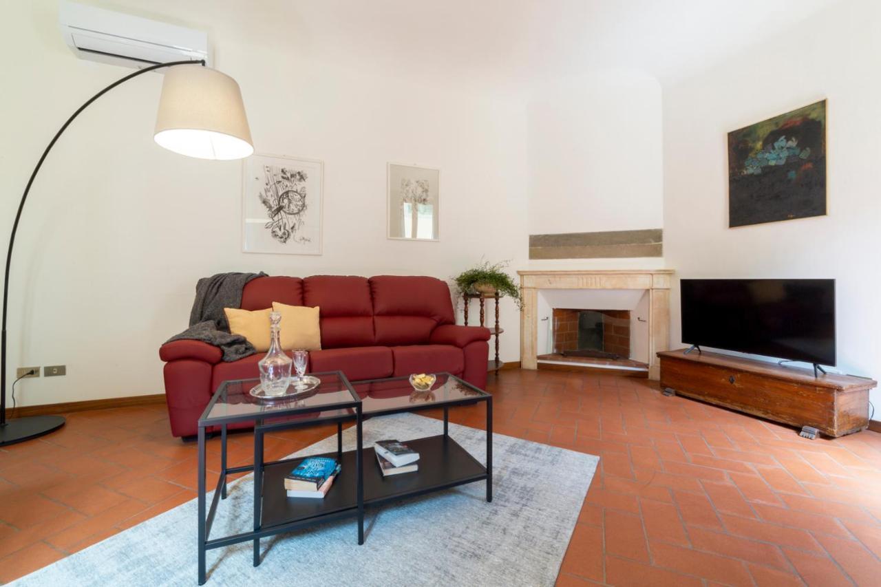 110 Sqm Apartment 6 Sleeps In Santa Croce フィレンツェ エクステリア 写真