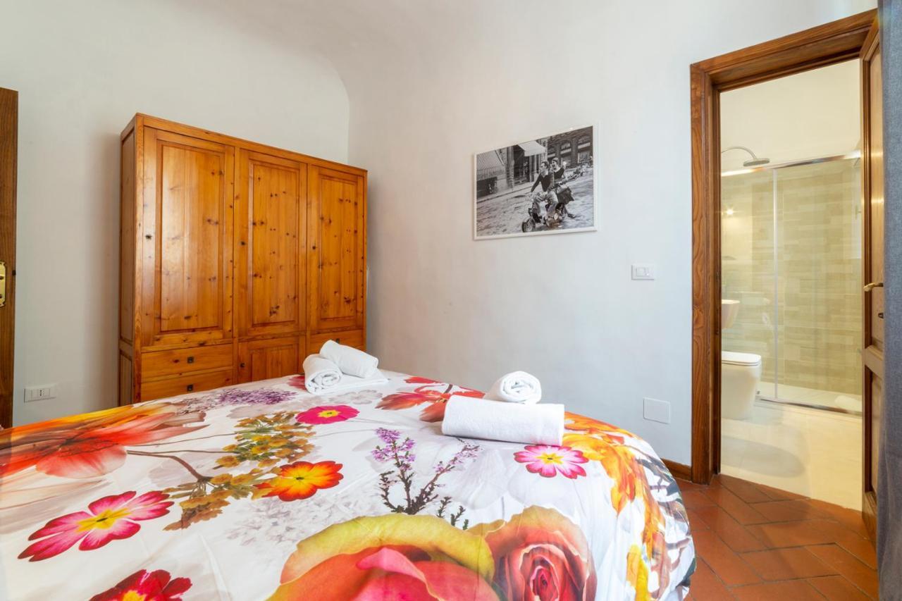 110 Sqm Apartment 6 Sleeps In Santa Croce フィレンツェ エクステリア 写真