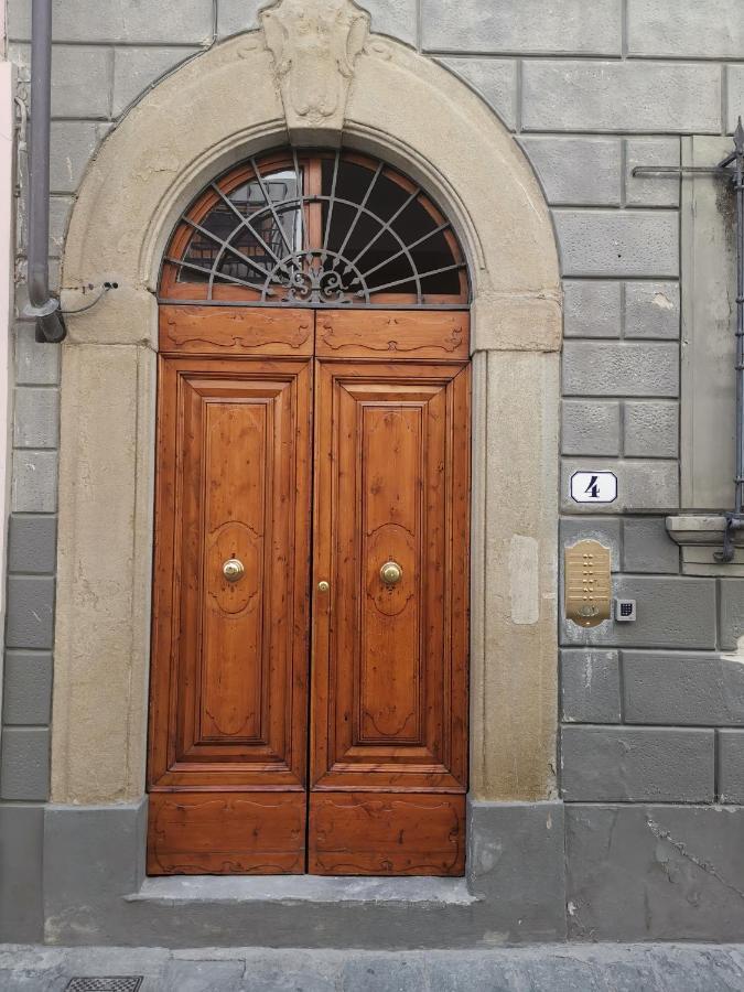 110 Sqm Apartment 6 Sleeps In Santa Croce フィレンツェ エクステリア 写真