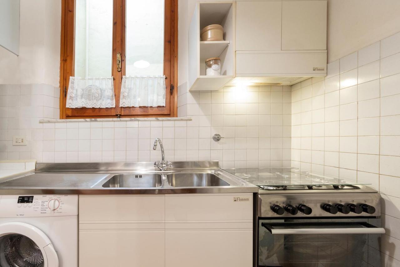 110 Sqm Apartment 6 Sleeps In Santa Croce フィレンツェ エクステリア 写真