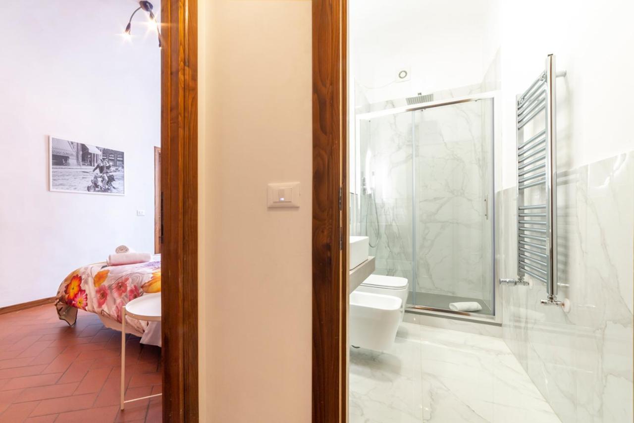 110 Sqm Apartment 6 Sleeps In Santa Croce フィレンツェ エクステリア 写真